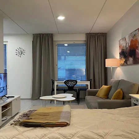 Quiet With Free Parking, Wifi & Good Connections Appartement