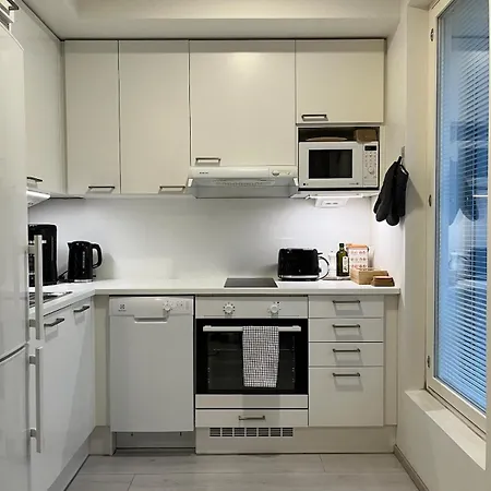 Quiet With Free Parking, Wifi & Good Connections *
