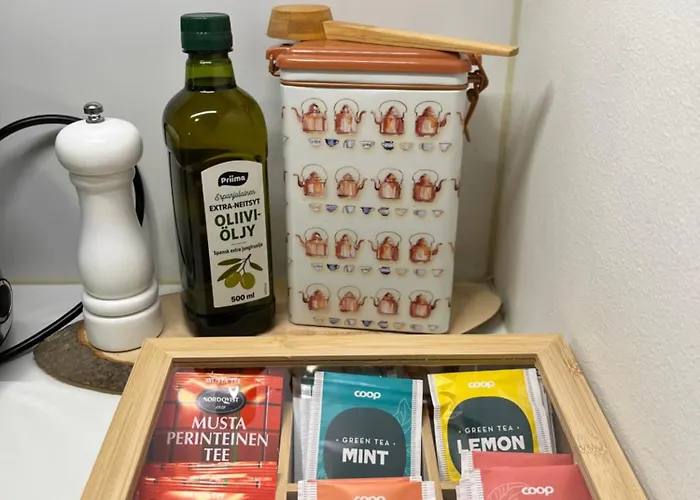 Quiet With Free Parking, Wifi & Good Connections *